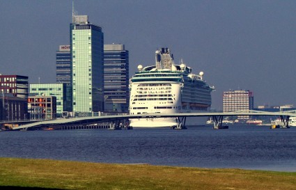 AMS: Amsterdam Says "Vaarwel" to Mega Cruise Ships in Bold Move Against Overtourism