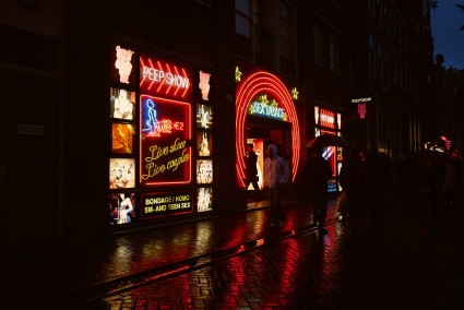 AMS: The Red Light District’s Makeover: Sex Workers vs. Instagrammers