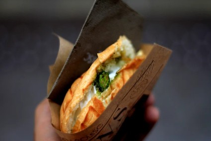 ATH: Athens Street Food Festival – Where Every Alleyway Becomes a Michelin-Starred Taverna