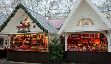 HEL: Helsinki Christmas Market - Where Arctic Darkness Sparkles with 10,000 Candles