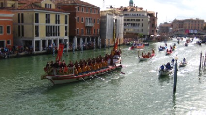 VCE: Regata Storica - Venice's Grand Canal Turns Into a Renaissance Battlefield