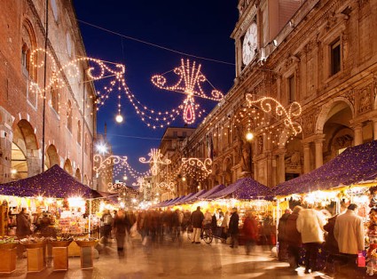 MIL: Oh Bej! Oh Bej! - Milan's Centuries-Old Christmas Market That Outshines the Duomo