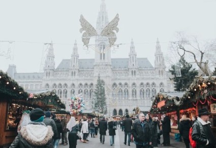 VIE: Vienna's Christmas Markets 2025 - Where Centuries of Tradition Sparkle Under a Million Lights
