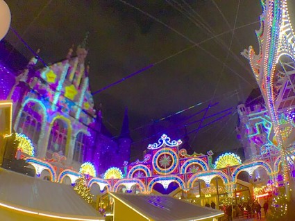 ZRH: Zurich’s Enchanting Christmas Markets Open with Alpine Magic