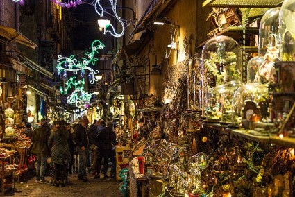 NAP: Christmas in Naples – Where the Streets Glow with a Thousand Presepi