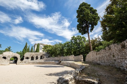 NCE: When the Romans Had the Right Idea – Summer Nights at Cimiez Arena