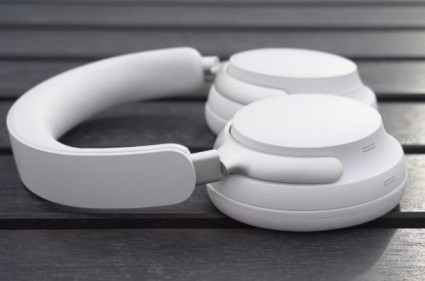 The Ultimate Christmas Gift Guide for Discerning Travelers (2024 Edition)