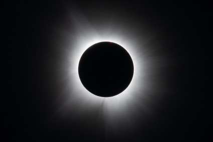 PAR: A Celestial Spectacle – Paris Under the Shadow of the Solar Eclipse