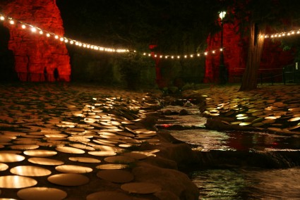PAR: Nuit Blanche - When Paris Became a Surreal Dreamscape for One Magical Night
